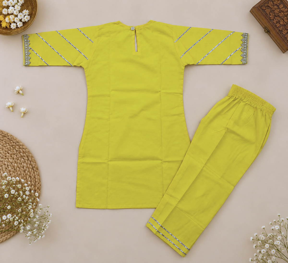 Girls Lace Detailed 100% Cotton Kurta Set